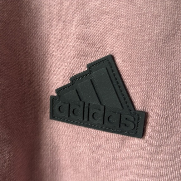 NWT‼️Adidas Pink MULTI Sports Short Sleeve Tee size L - Picture 3 of 7